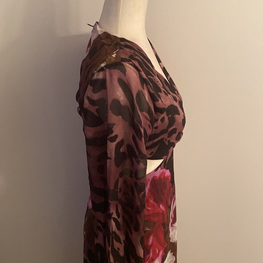 New in bag Venus’s side cut out maxi dress - Picture 7 of 15